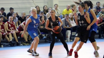 Стали известны лучшие школьные команды Алтайского края по баскетболу