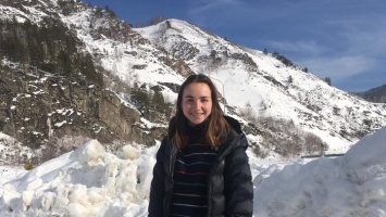 Снежных барсов на Алтае пересчитывает француженка