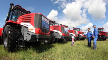 Алтайское правительство подписало соглашение с Петербургским тракторным заводом
