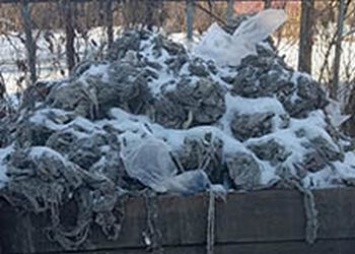 В Белогорске из канализации достали два центнера мусора