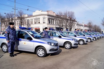 В Крыму группам задержания Росгвардии вручили новые патрульные машины, - ФОТО