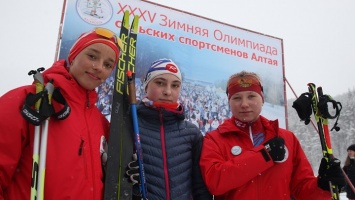 В Алтайском районе победой хозяев завершилась сельская олимпиада 2020 года