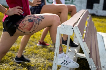 Онищенко предложил запретить россиянам наносить татуировки