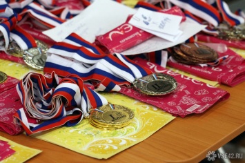 Команда юных гимнасток из Кузбасса завоевала золото на чемпионате СФО