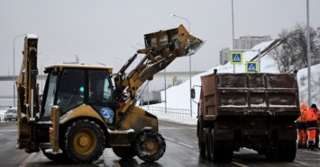 Свердловские дорожные службы из-за снегопадов перешли на усиленный режим