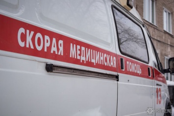 Два человека пострадали в ДТП с перевернувшейся скорой помощью в Новокузнецке