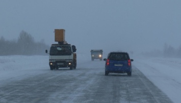 Три трассы закрыли в Алтайском крае из-за непогоды