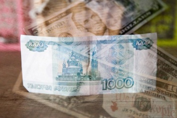 Банкиры предсказывают рост процентных ставок по кредитам из-за падения рубля