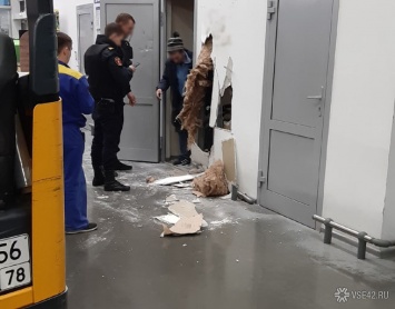 Буйный мужчина устроил погром в кемеровском гипермаркете