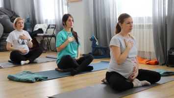 Йога для беременных и не только.Йога для беременных: в Бийске заработал центр подготовки к родам и материнству