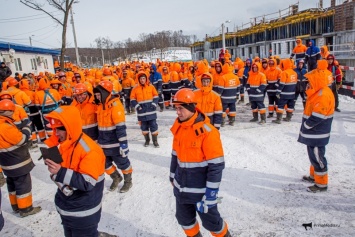 «Увидел расчетку и ахнул»: вахтовики из Алтайского края присоединились к забастовке строителей на острове Русский