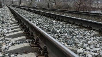 Грузовой поезд сбил 19-летнюю девушку в Барнауле