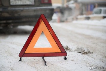 Женщина попала под колеса автомобиля на нерегулируемом переходе в Кемерове