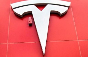 Компания Tesla поставит заказчикам первые автомобили Model Y уже 13 марта