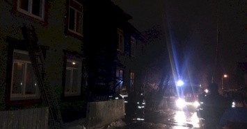«Это уже не ЧП, это уже терроризм»: Екатеринбурге ночью сгорели два старых барака
