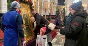 В Екатеринбург привезли икону блаженной Матроны Московской