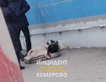 Медики прокомментировали внезапную смерть мужчины на улице Кемерова