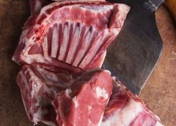 Больше 600 килограммов сомнительного мяса обнаружили в Приамурье