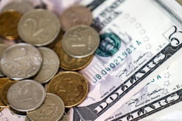 Российский рубль оказался на втором месте по волатильности мировых валют