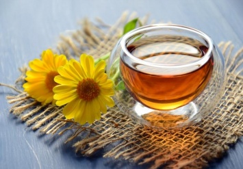 Медики назвали 8 самых полезных добавок для чая