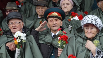 Алтайским ветеранам назначены выплаты к 75-летию Победы