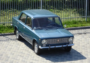 Эксперты пересчитали стоимость авто времен СССР в российских рублях