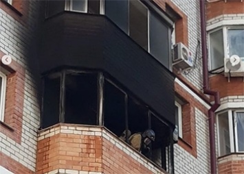 Владельцы квартиры в Благовещенске спали, когда на их балконе бушевал пожар