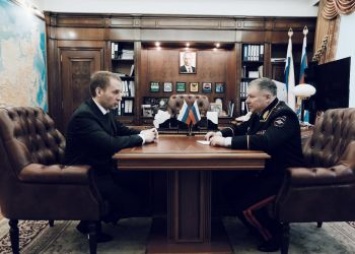 Глава Минвостокразвития провел встречу с новым начальником амурского УМВД