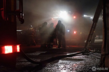 13 человек спаслись из пожара в кузбасском селе