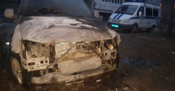 Названа предварительная версия возгорания автомобиля минувшей ночью в Нижнем Тагиле