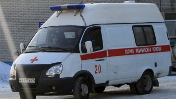 Внедорожник опрокинулся после ДТП на проспекте Строителей в Барнауле
