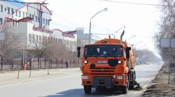 100 единиц техники занимаются санитарной уборкой Барнаула