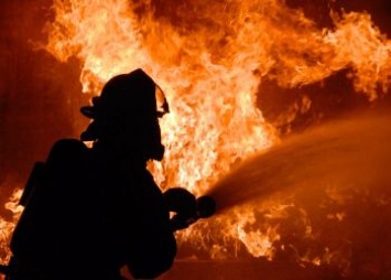 Белогорские пожарные спасли от огня коттедж