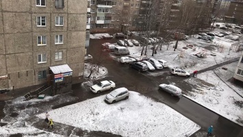 Водителей и пешеходов Алтайского края призывают к бдительности в непогоду