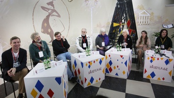 Дерзновение и открытие: фестиваль «Зазеркалье» начался в Барнауле