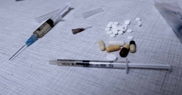 В Екатеринбурге наркосбытчики хранили наркотики в продуктовом магазине