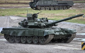 Российские военные получили первую партию модернизированных танков Т-90М