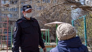 Крымчанам запретят выходить на улицу без паспорта
