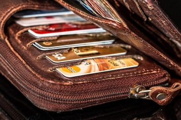 Новокузнечанка попала под следствие из-за найденной в банкомате карты