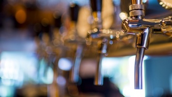 Алтай получил право ограничивать время продажи алкоголя в питейных заведениях