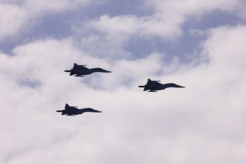 Военные истребители провели тренировку парада Победы в небе над Белгородом