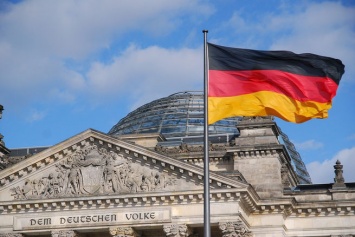 Экс-канцлер Германии высказался за отмену антироссийских санкций