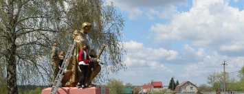 В Белгородском районе активисты «Нового поколения» отреставрировали памятник воинской славы