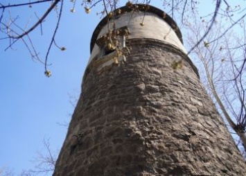 Колодец 100-летней водонапорной башни чистят в Свободном