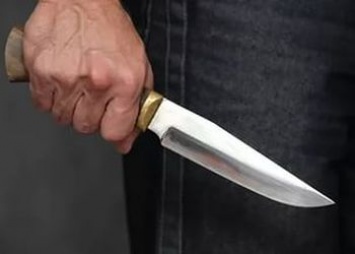 Амурчанин напал с ножом на продавца и охранника магазина