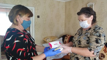 Как соцработники Алтайского края работают с пенсионерами в условиях пандемии