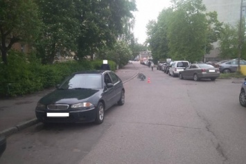 В Калининграде сбили 9-летнюю девочку, выехавшую на дорогу на роликах (видео)