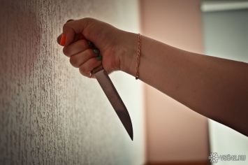 Новокузнечанка ударила ножом мужа из-за крабовых палочек