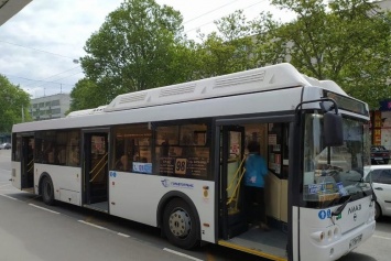 На маршрутах Симферополя работает около 450 автобусов и троллейбусов