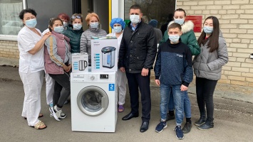 Депутаты помогают медикам в ковидных госпиталях Алтайского края